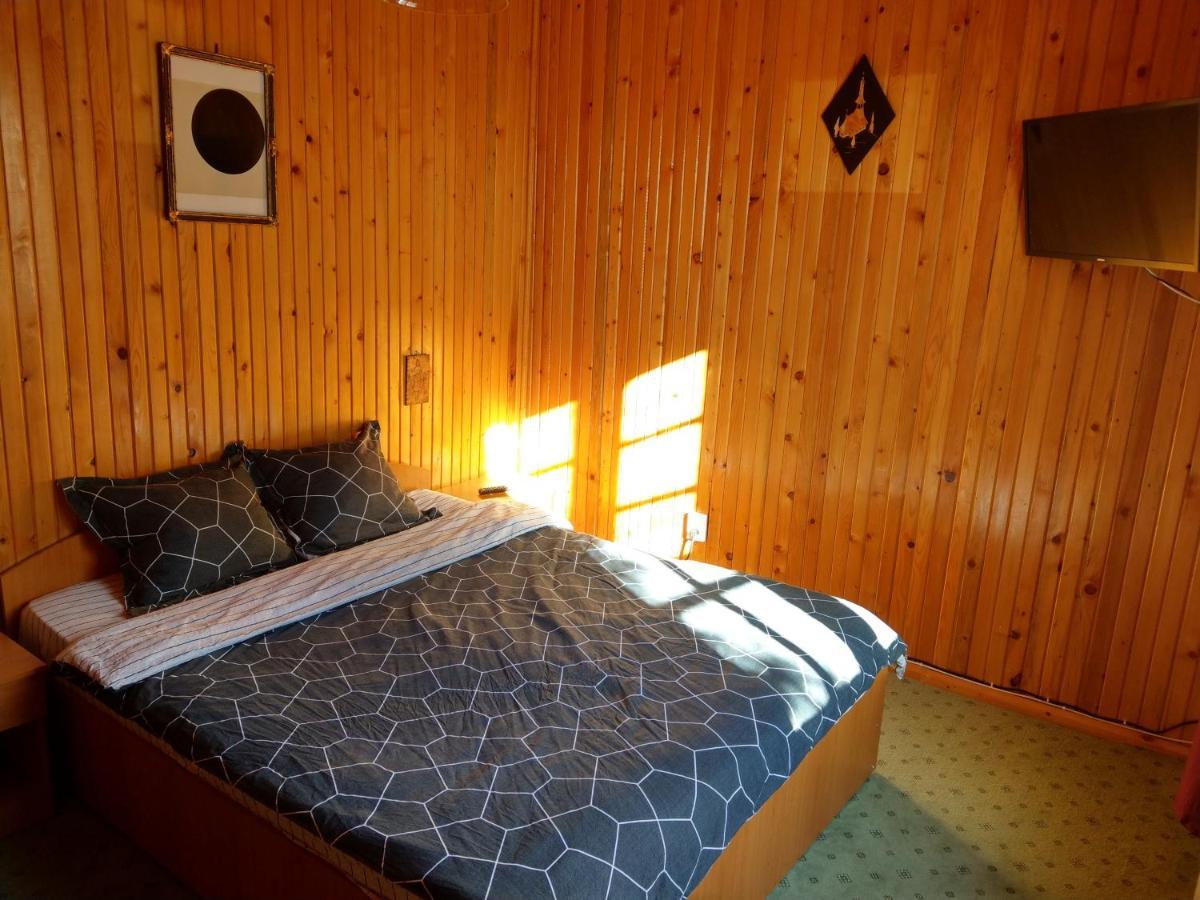 Grandpa'S Hidden Crib, 6 Bedroom, Pet Friendly Sinaia Zewnętrze zdjęcie