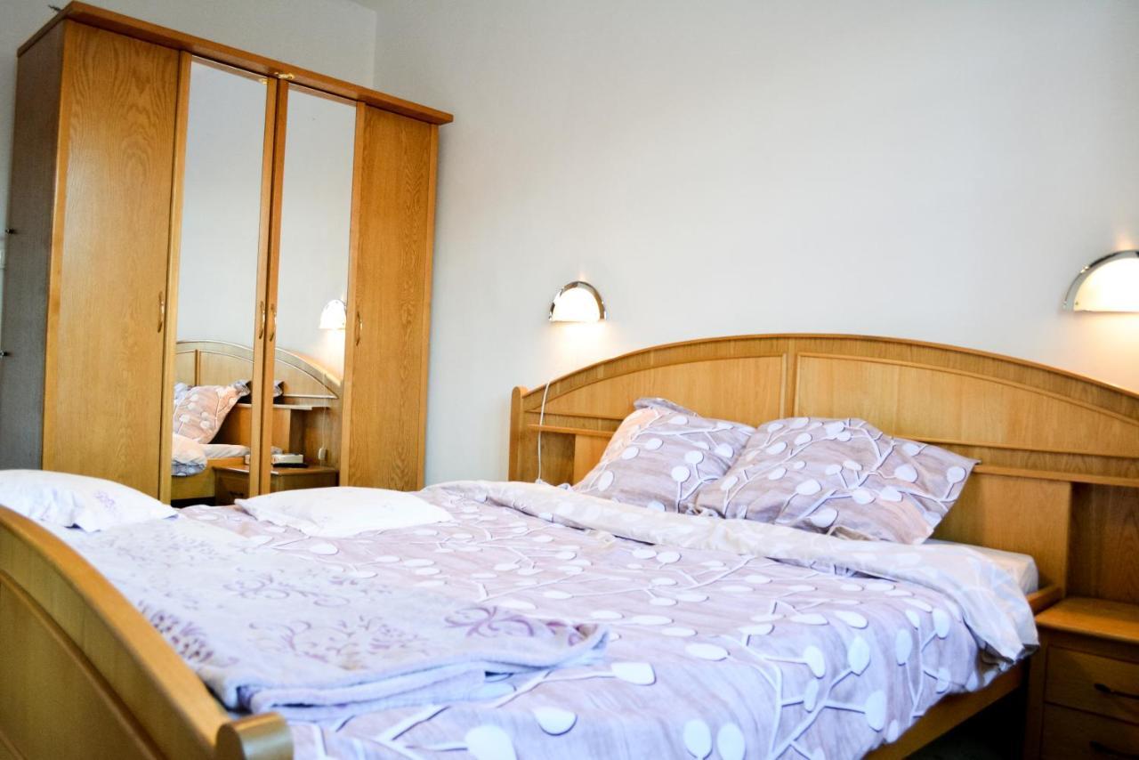 Grandpa'S Hidden Crib, 6 Bedroom, Pet Friendly Sinaia Zewnętrze zdjęcie